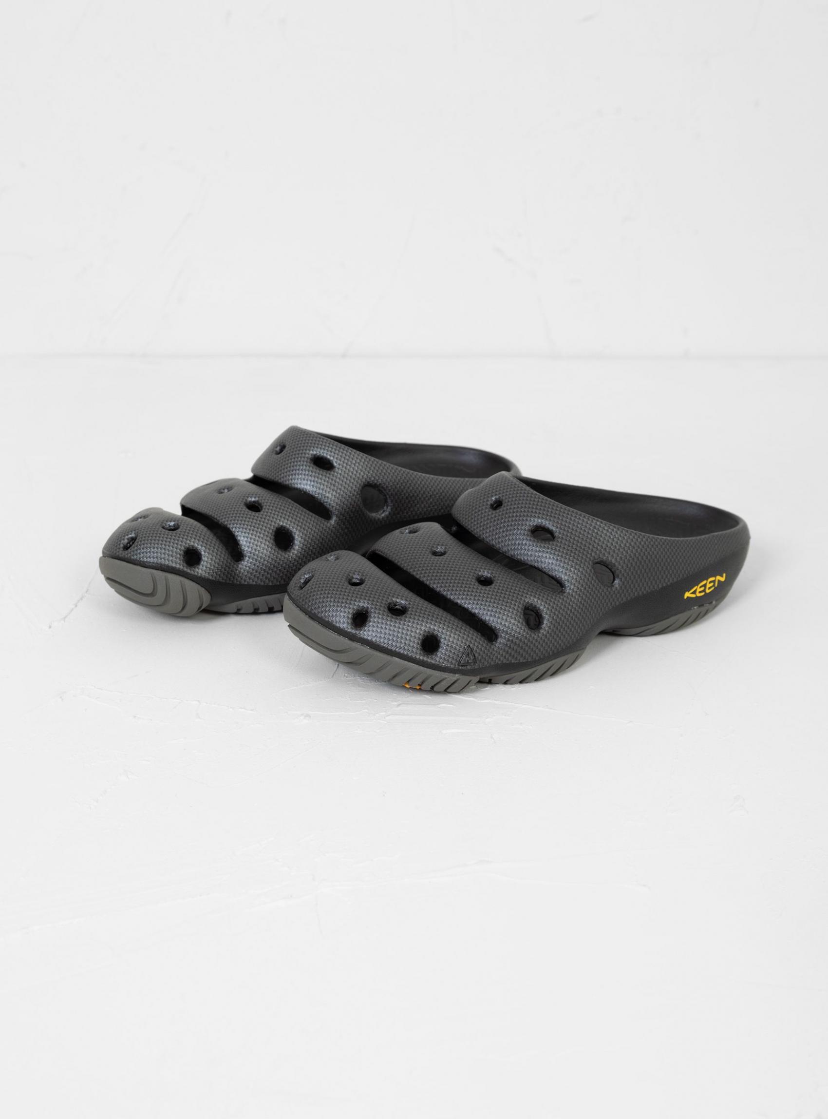 Footwear | Keen Mens Yogui Clogs Graphite Grey Grey